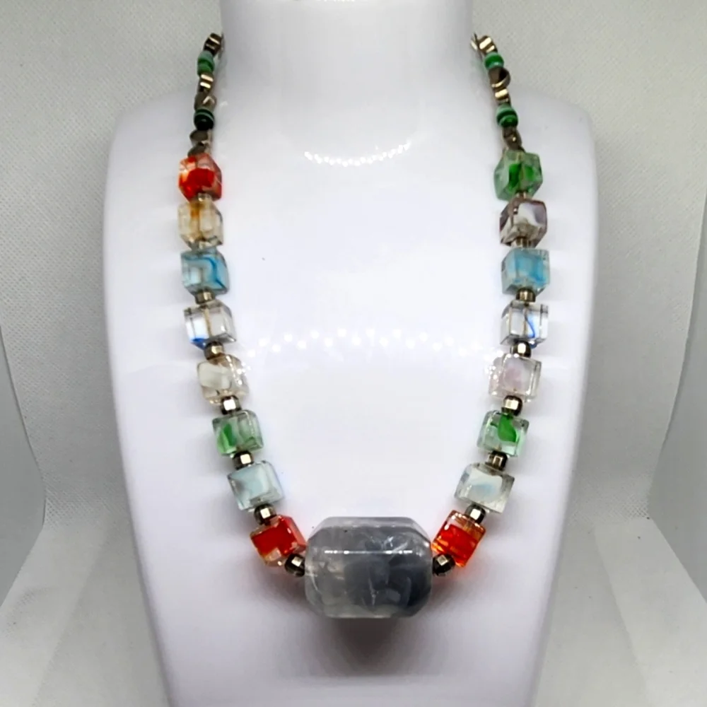 Colorful Beaded Necklace - Picture 3 of 5